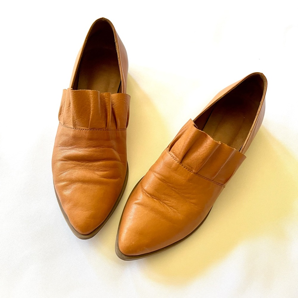 Anthropologie soft supple brown tan leather ruffle point toe flat shoe size 36